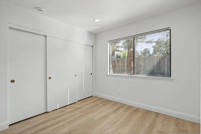 466 De Mar Dr, Sacramento, CA 95831