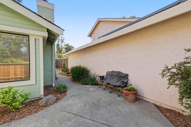 466 De Mar Dr, Sacramento, CA 95831