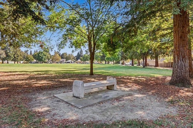 466 De Mar Dr, Sacramento, CA 95831