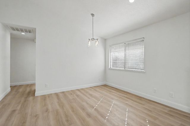 466 De Mar Dr, Sacramento, CA 95831