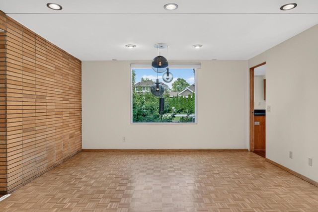 715 E Juniper LANE, Fox Point, WI 53217