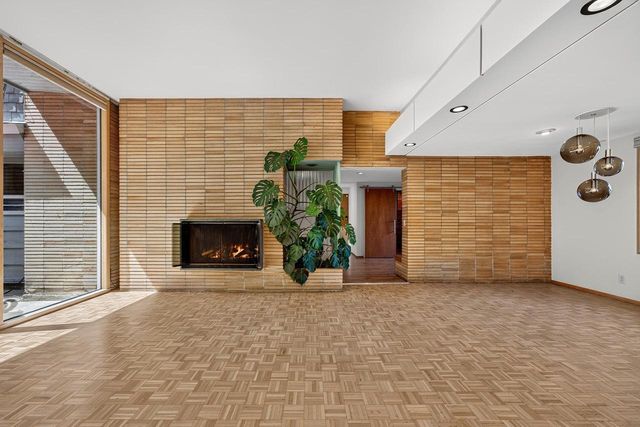 715 E Juniper LANE, Fox Point, WI 53217