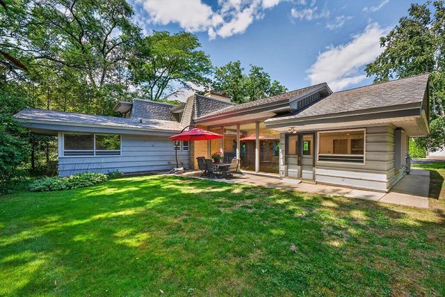 715 E Juniper LANE, Fox Point, WI 53217