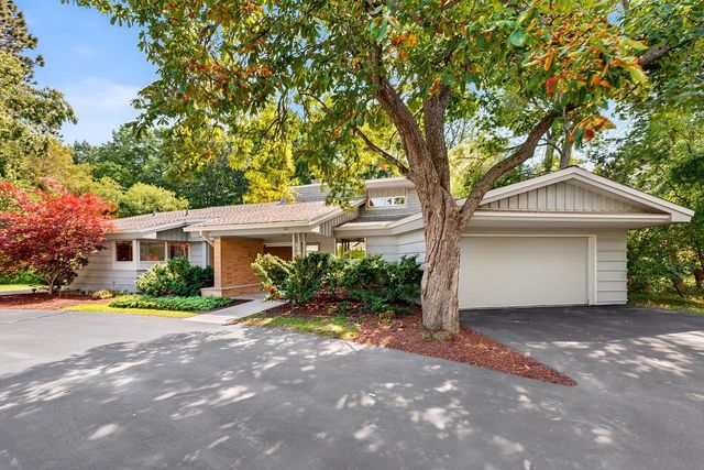715 E Juniper LANE, Fox Point, WI 53217