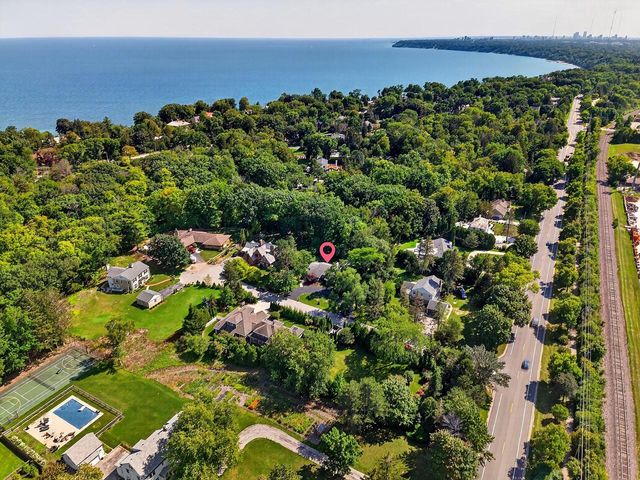 715 E Juniper LANE, Fox Point, WI 53217