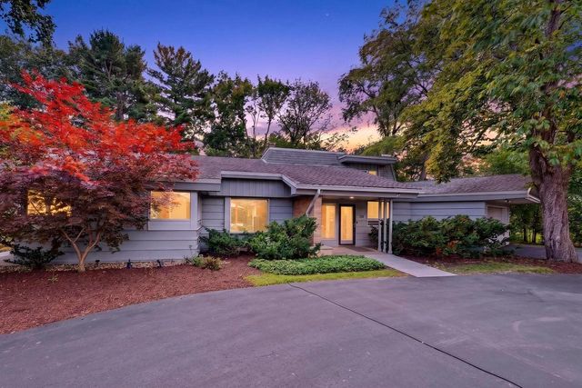 715 E Juniper LANE, Fox Point, WI 53217