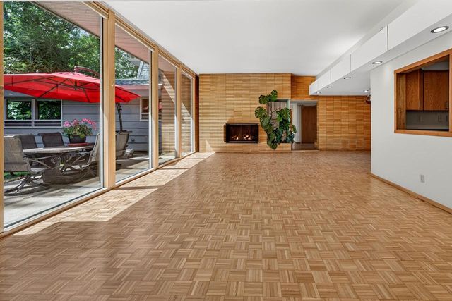 715 E Juniper LANE, Fox Point, WI 53217