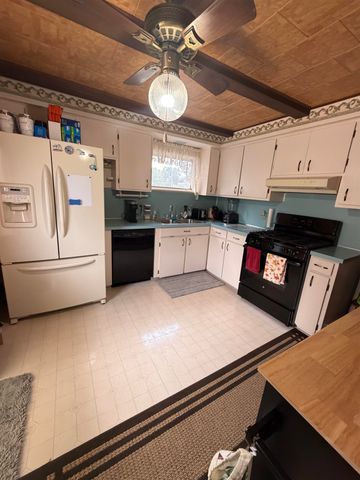 2196 S Dye Road, Flint, MI 48532