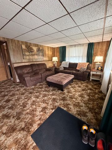 2196 S Dye Road, Flint, MI 48532