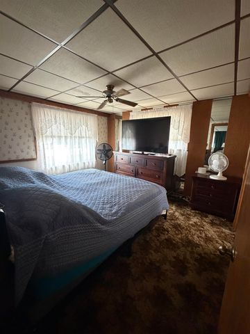 2196 S Dye Road, Flint, MI 48532