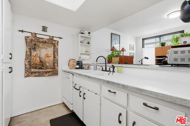 906 N Doheny Drive 221, West Hollywood, CA 90069