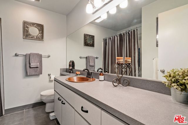 906 N Doheny Drive 221, West Hollywood, CA 90069