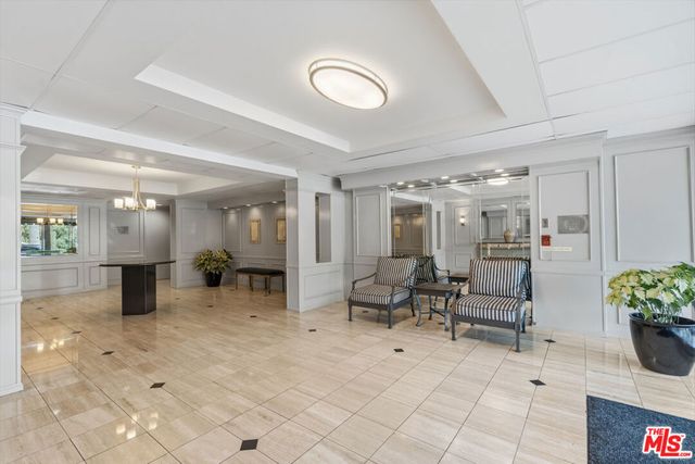 906 N Doheny Drive 221, West Hollywood, CA 90069