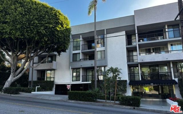 906 N Doheny Drive 221, West Hollywood, CA 90069