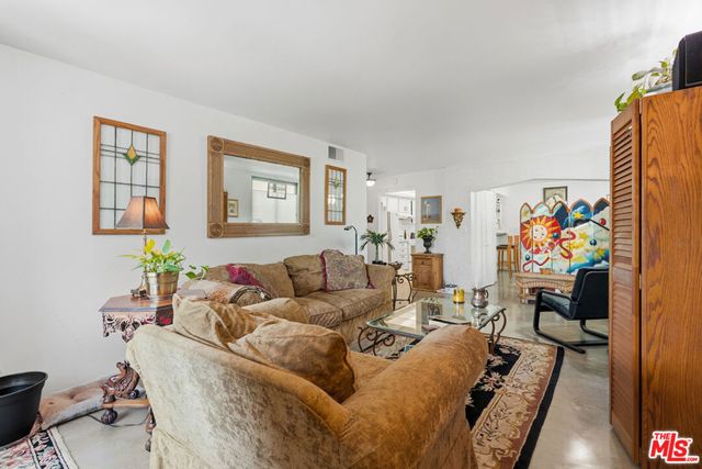 906 N Doheny Drive 221, West Hollywood, CA 90069