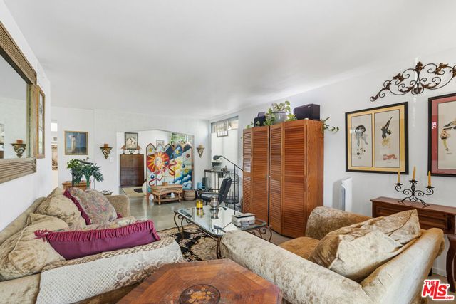 906 N Doheny Drive 221, West Hollywood, CA 90069