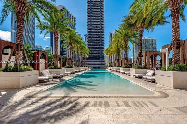 801 S Miami Ave 2707, Miami, FL 33130