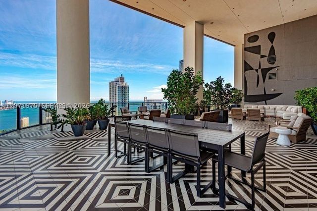 801 S Miami Ave 2707, Miami, FL 33130