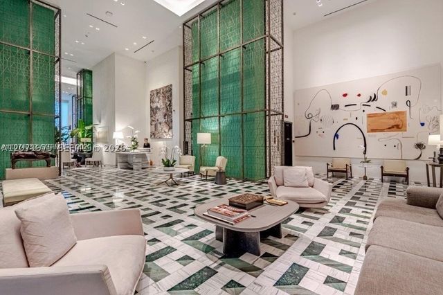 801 S Miami Ave 2707, Miami, FL 33130