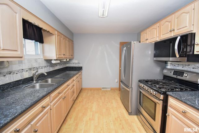 2715 TIARA STRIP, Peoria, IL 61607