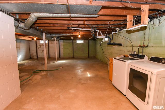 2715 TIARA STRIP, Peoria, IL 61607