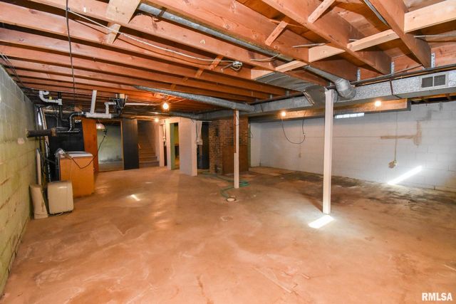 2715 TIARA STRIP, Peoria, IL 61607