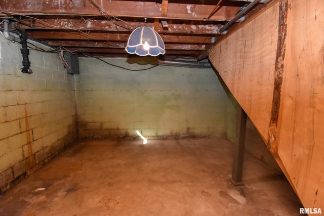 2715 TIARA STRIP, Peoria, IL 61607