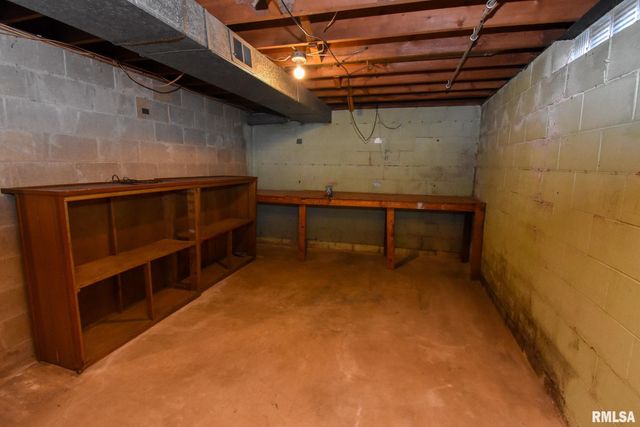 2715 TIARA STRIP, Peoria, IL 61607