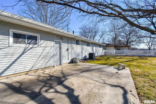 2715 TIARA STRIP, Peoria, IL 61607