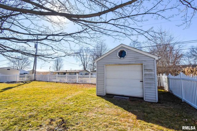 2715 TIARA STRIP, Peoria, IL 61607