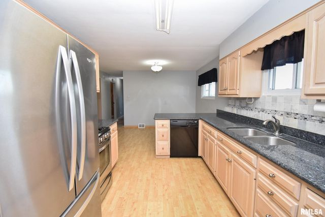 2715 TIARA STRIP, Peoria, IL 61607