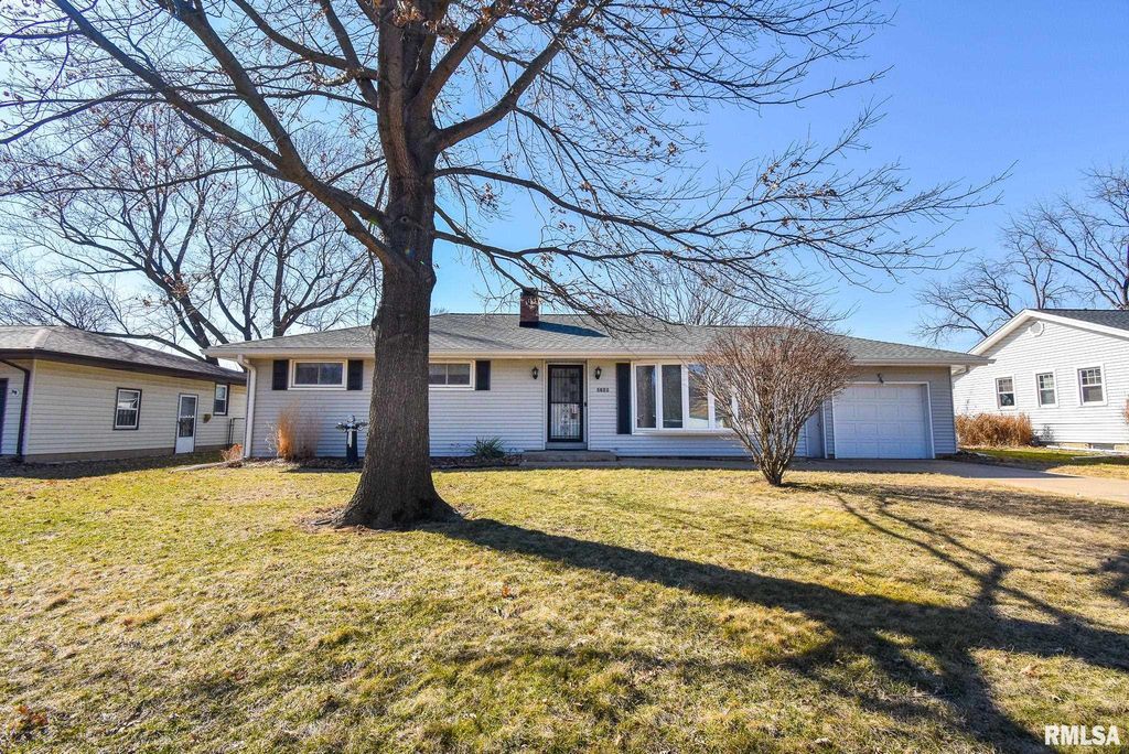 2715 TIARA STRIP, Peoria, IL 61607