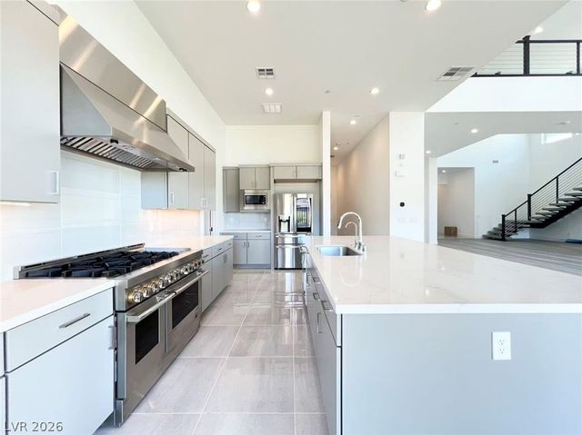 10743 Patina Hills Court, Las Vegas, NV 89135