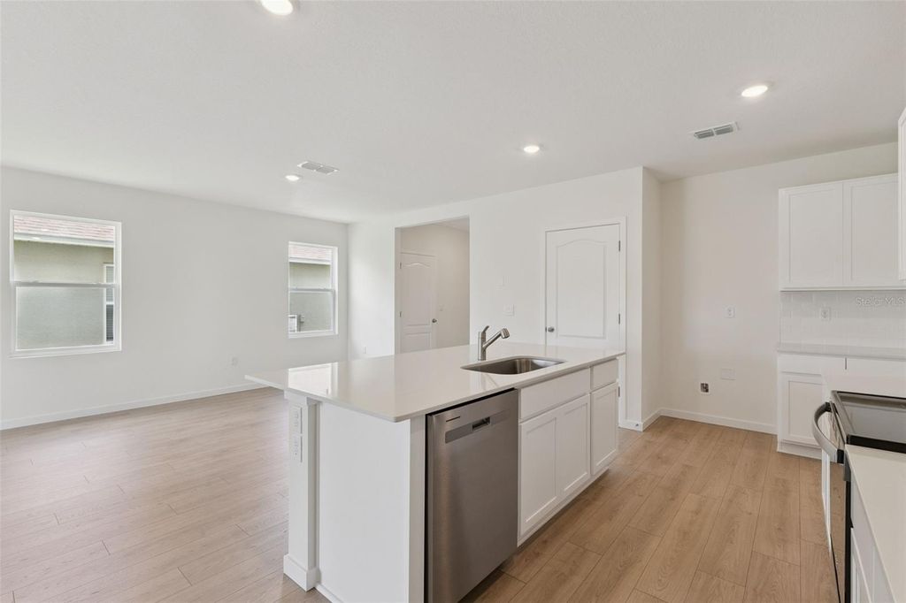 Image 9 of property listing at 1864 HOWARD MESA DRIVE, Kissimmee, FL 34744