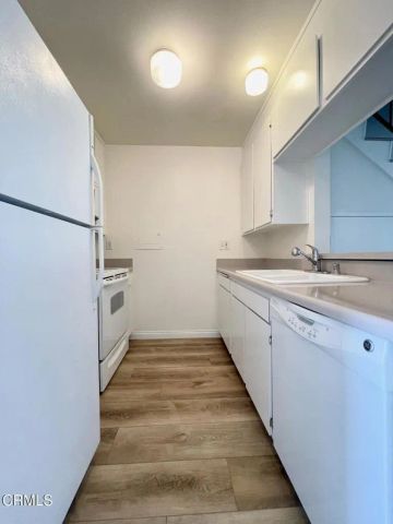 378 E Surfside Drive, Port Hueneme, CA 93041