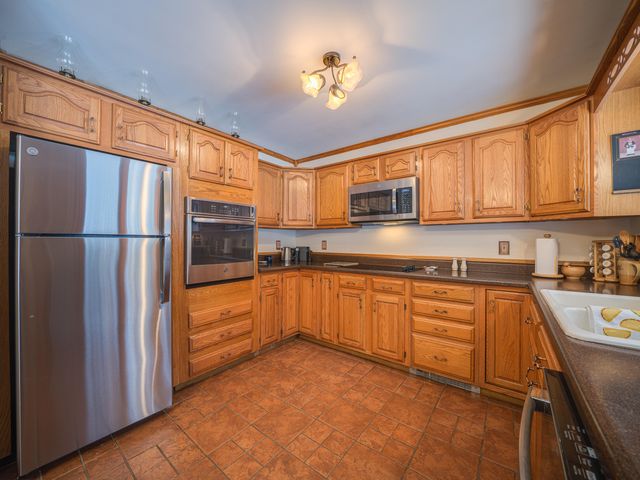 35 Steinfeldt Lane, Long Lake, NY 12847