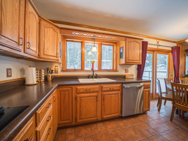 35 Steinfeldt Lane, Long Lake, NY 12847