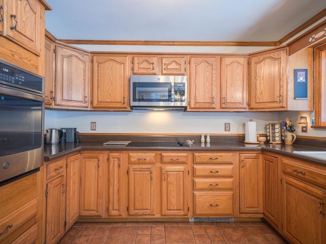 35 Steinfeldt Lane, Long Lake, NY 12847