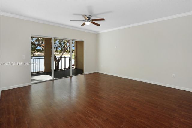 2442 Centergate Dr 202, Miramar, FL 33025