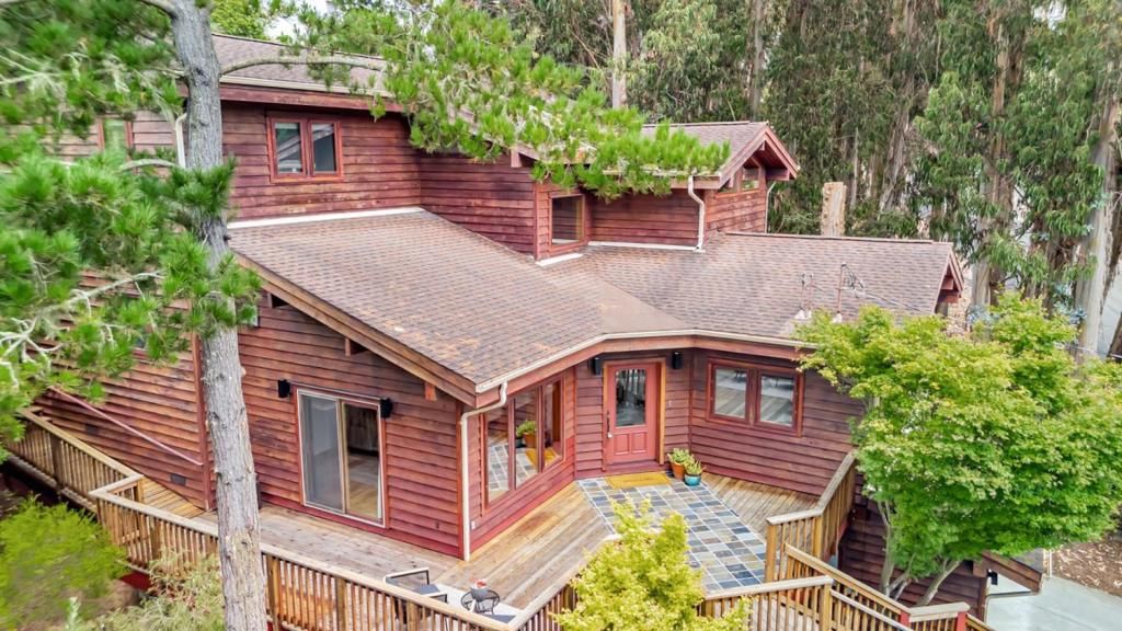 555 Avenue Portola, El Granada, CA 94018