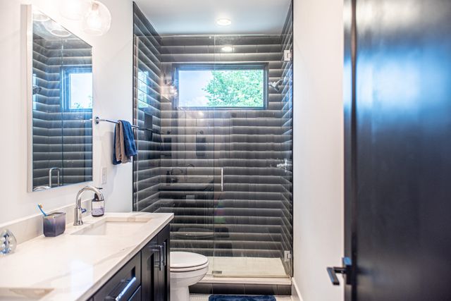 1002B Monroe St, Nashville, TN 37208