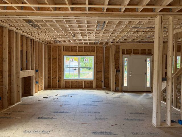 22 Buttrick Road, Londonderry, NH 03053