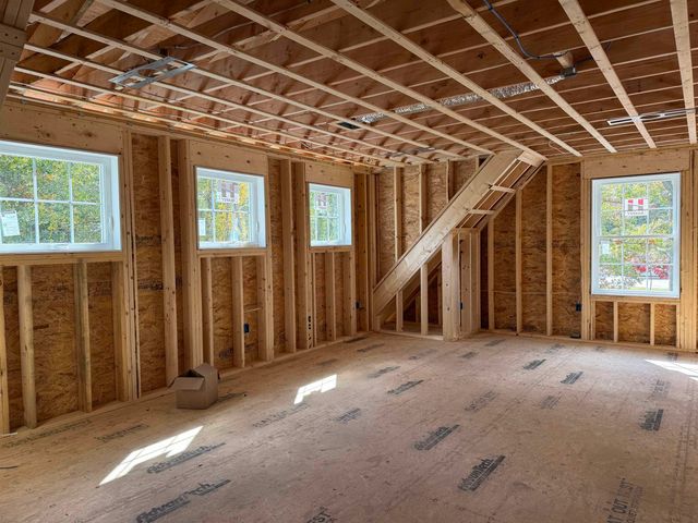 22 Buttrick Road, Londonderry, NH 03053