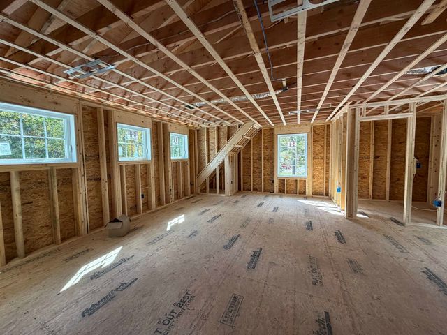 22 Buttrick Road, Londonderry, NH 03053