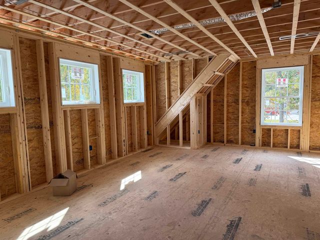 22 Buttrick Road, Londonderry, NH 03053