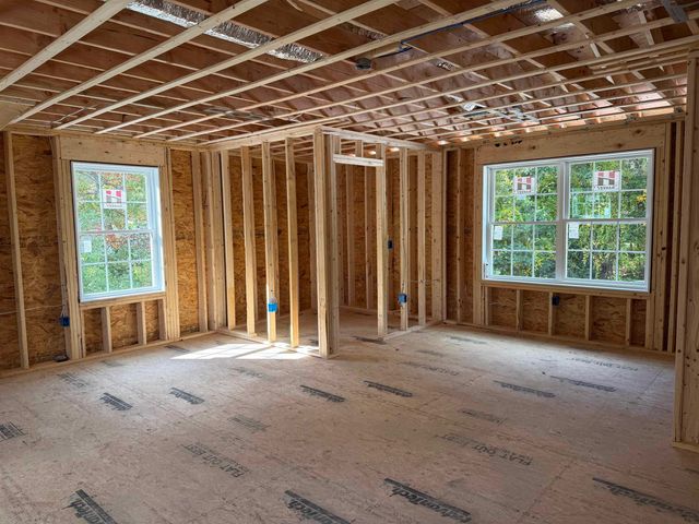 22 Buttrick Road, Londonderry, NH 03053