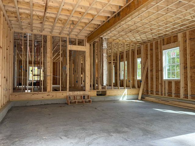 22 Buttrick Road, Londonderry, NH 03053