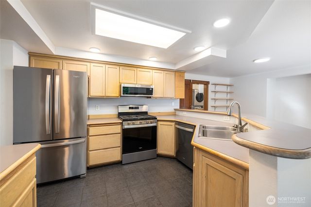 705 N Waugh Road, Mount Vernon, WA 98273