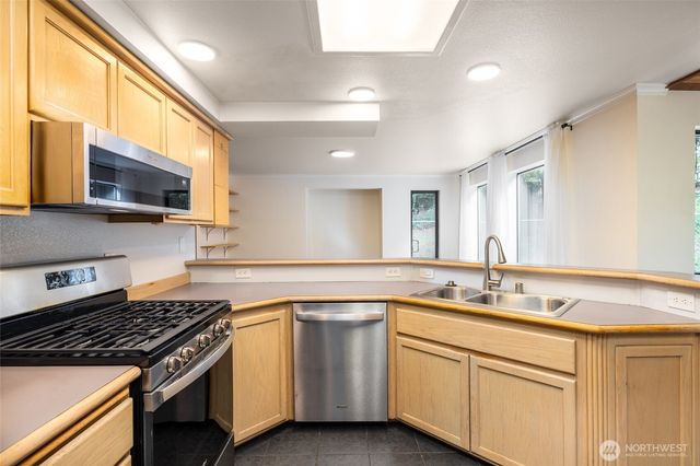 705 N Waugh Road, Mount Vernon, WA 98273