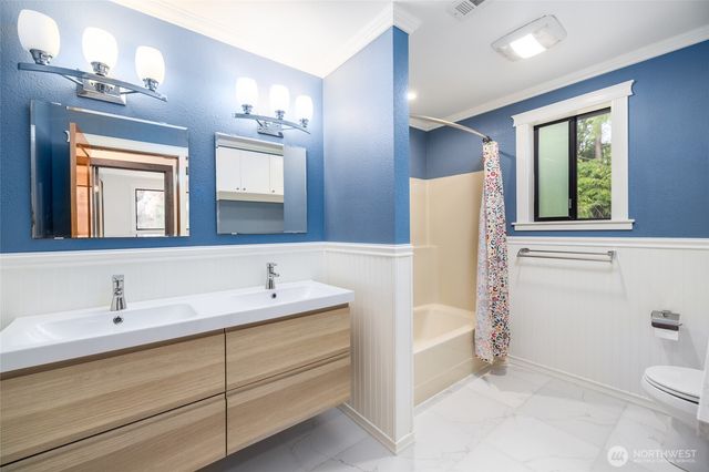 705 N Waugh Road, Mount Vernon, WA 98273